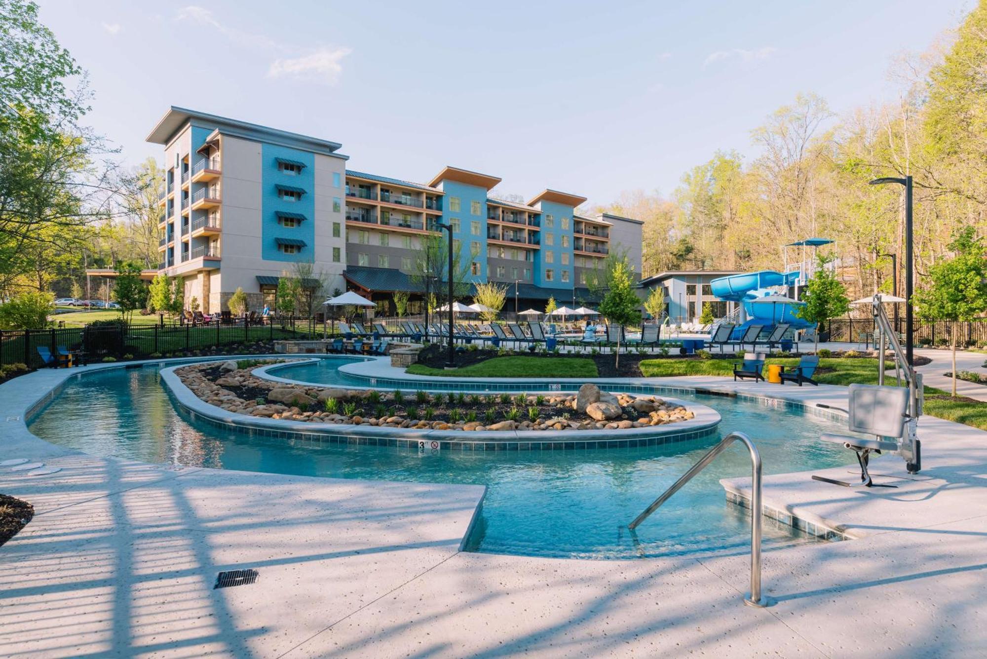 Embassy Suites By Hilton Gatlinburg Resort Extérieur photo