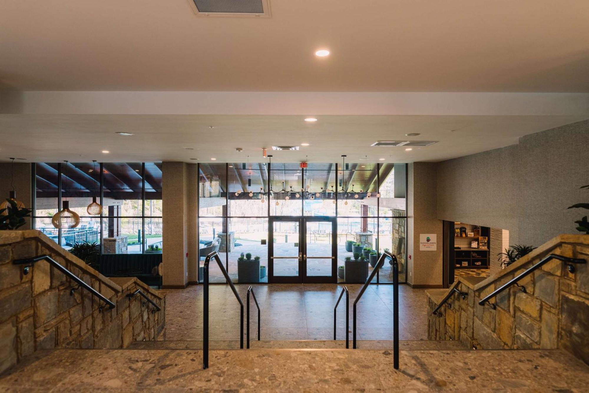 Embassy Suites By Hilton Gatlinburg Resort Extérieur photo